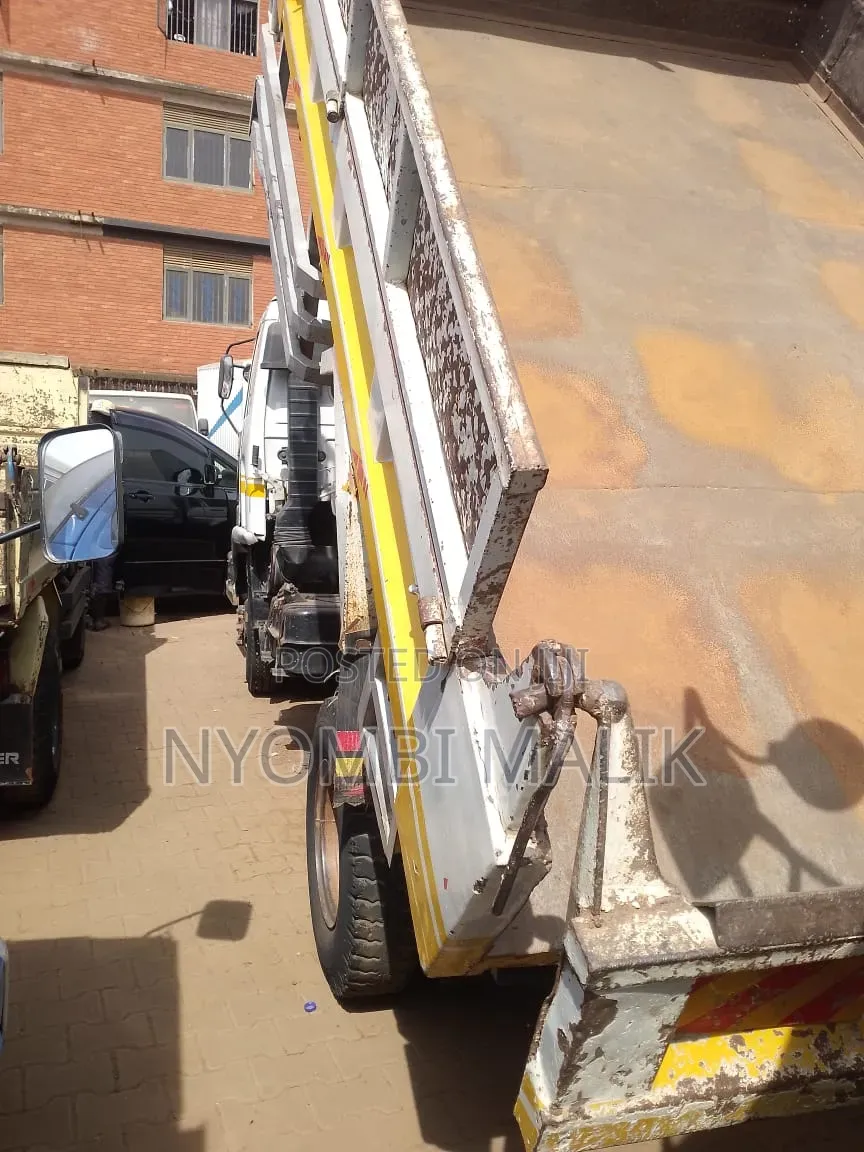 Isuzu Forward Tipper