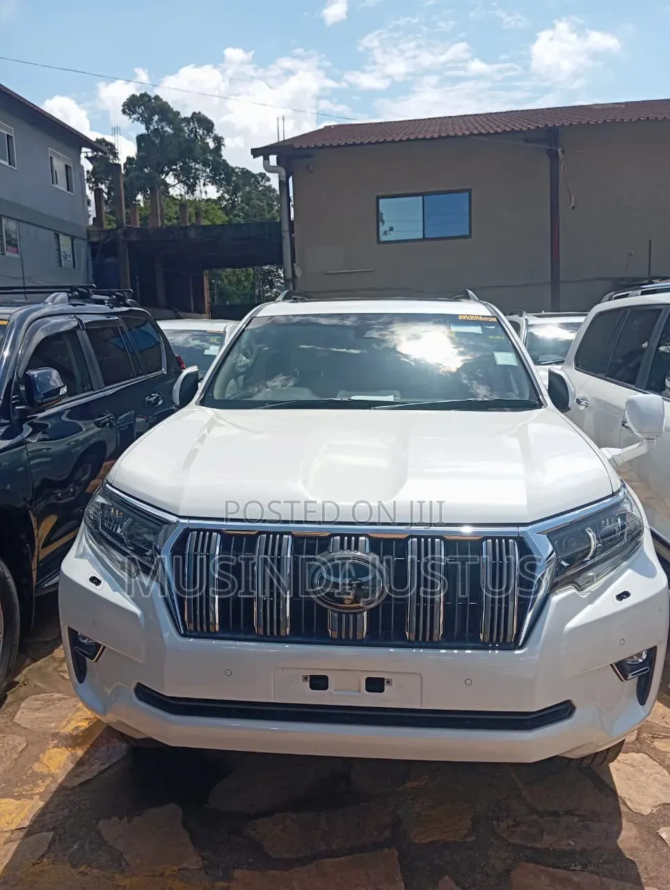 Toyota Land Cruiser Prado 2017 White