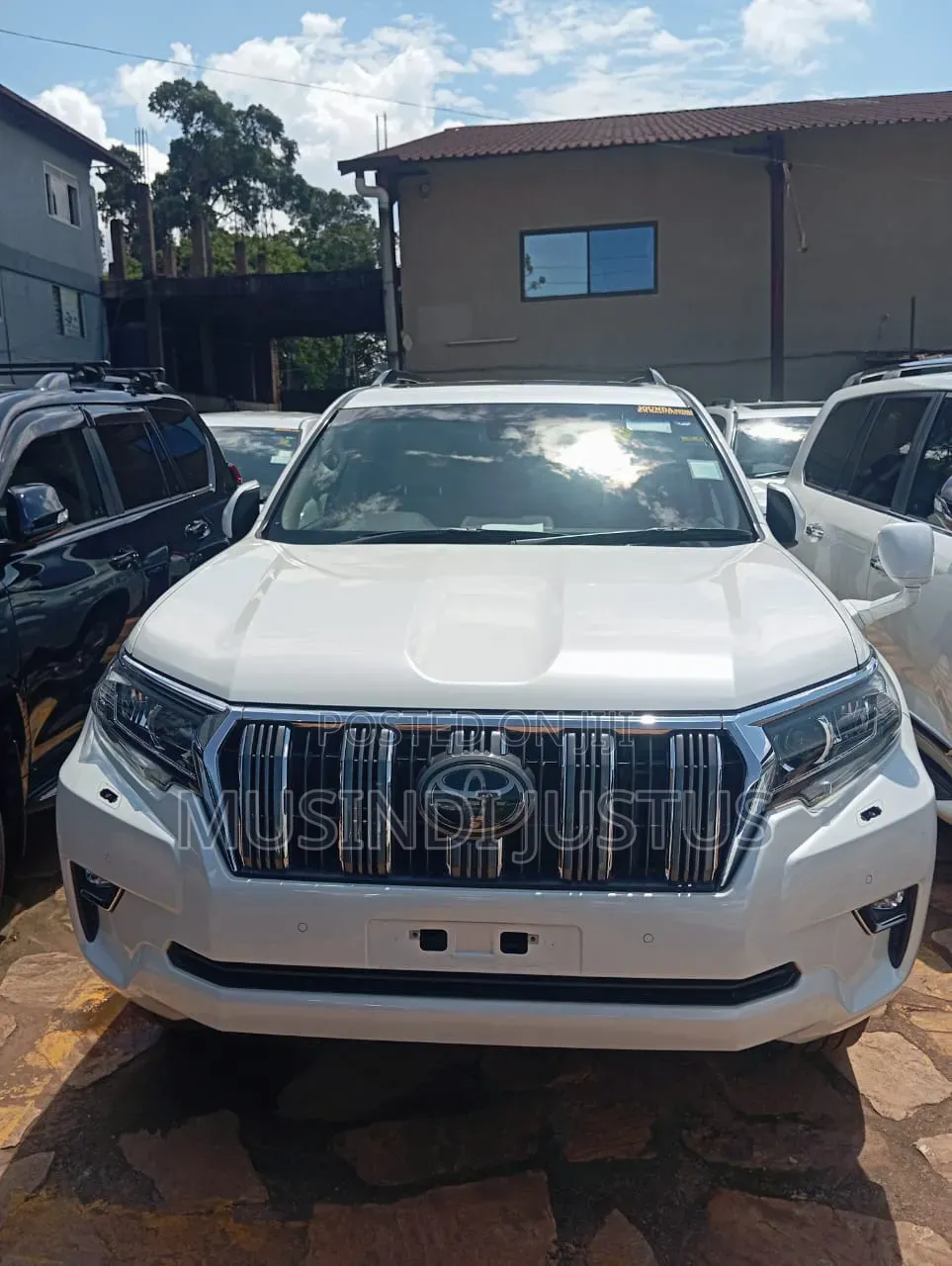 Toyota Land Cruiser Prado 2017 White