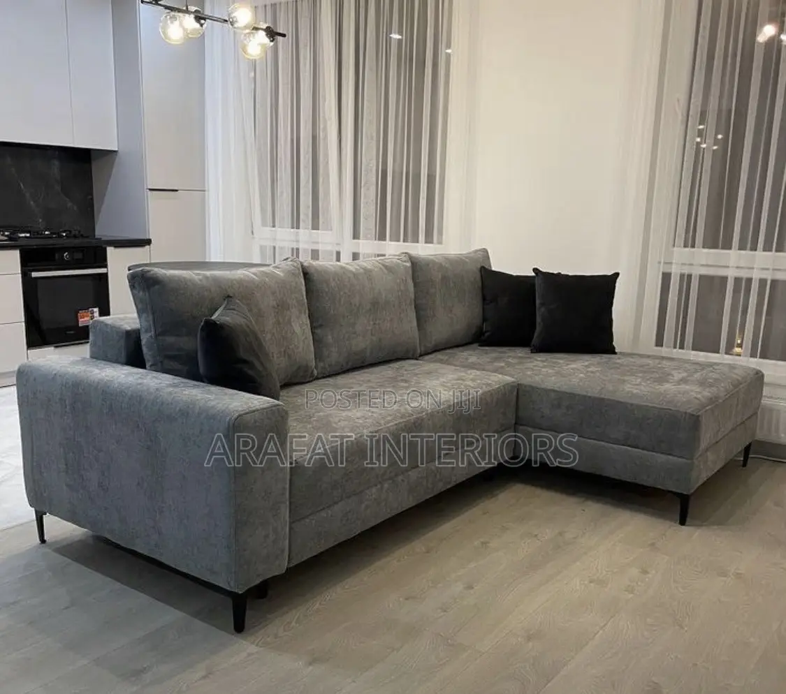 Modern Gray L-Shaped Sectional Sofa With Chaise