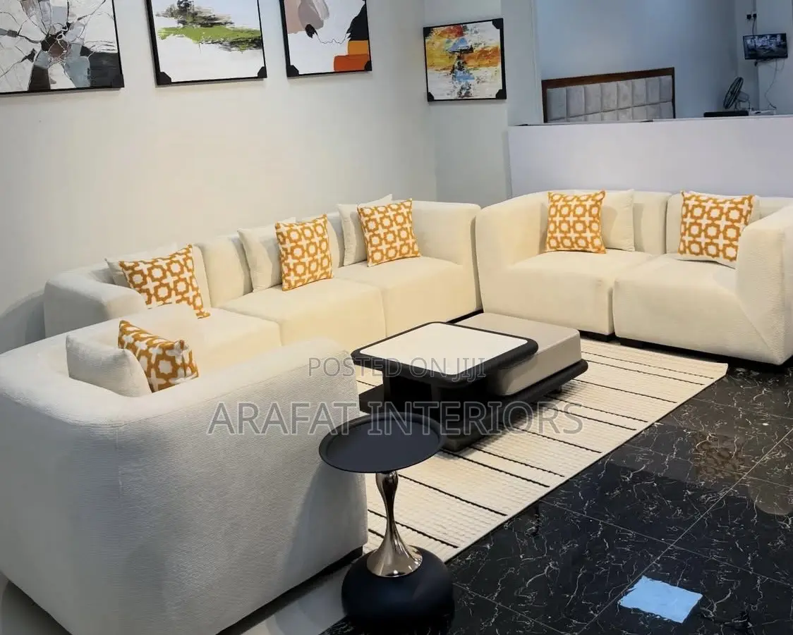 Beautiful Modern Gray L-Shaped Sectional Sofa With Chaise Lounge