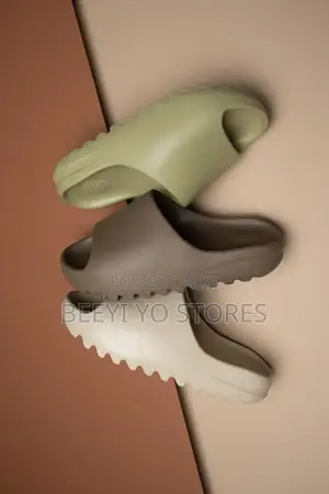 Yizzy Slides Sandals