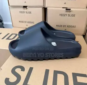Yizzy Slides Sandals