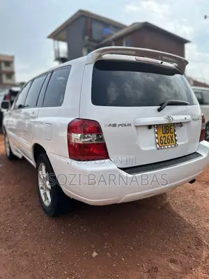 Toyota Kluger 2005 White