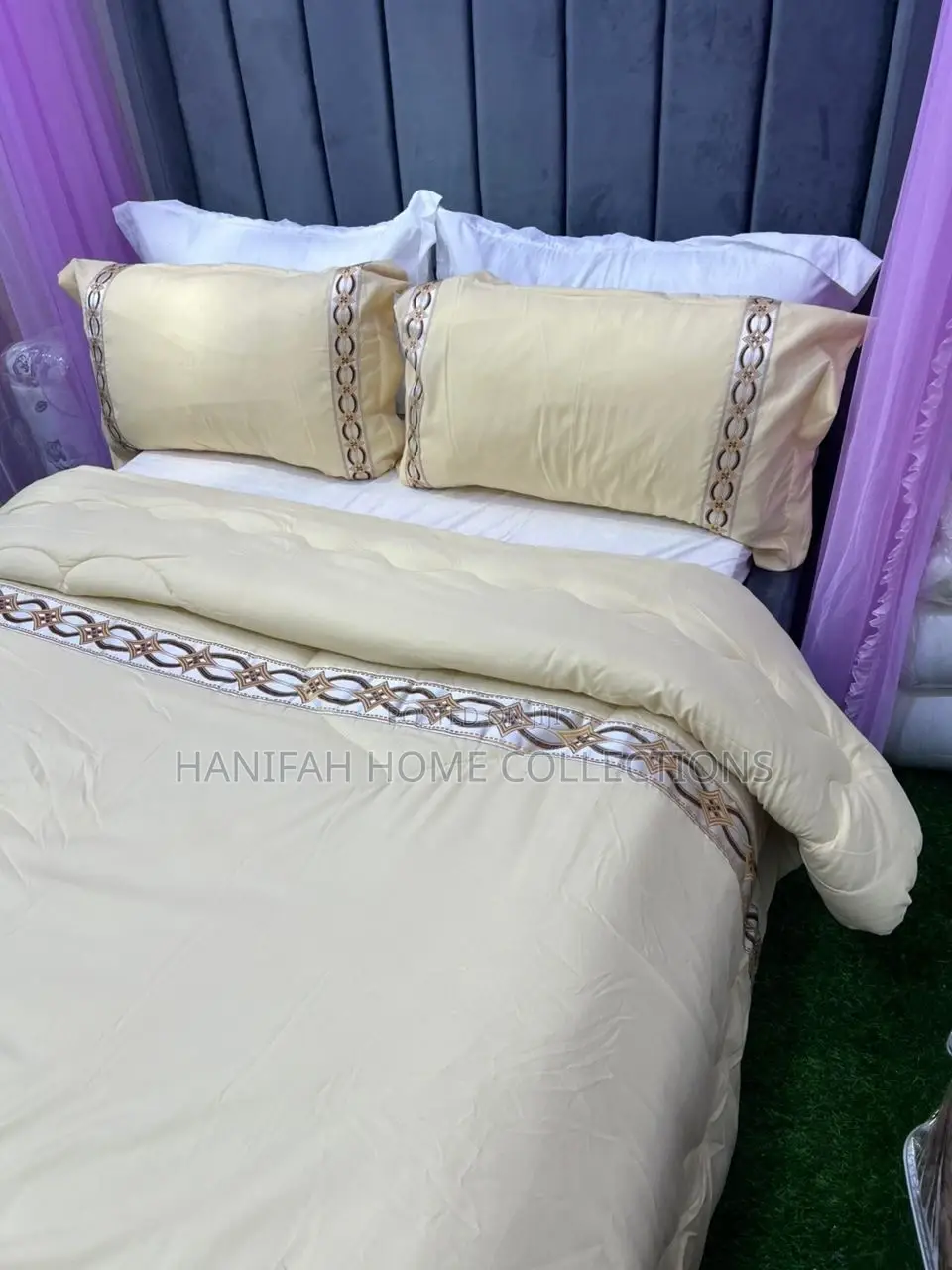 Duvet 6 by 6 1 Duvet 1 Bedsheets 4 Pillow Cases Available