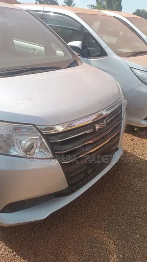 Toyota Noah 2014 Silver