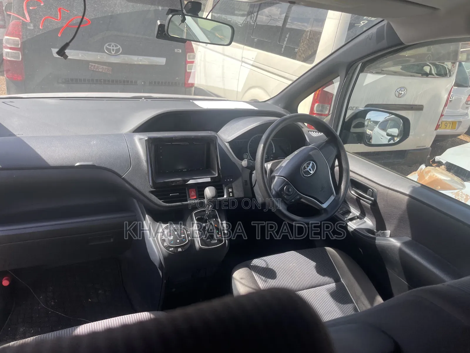 Toyota Noah 2014 Silver