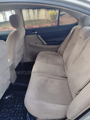 Toyota Voxy 2004 Silver