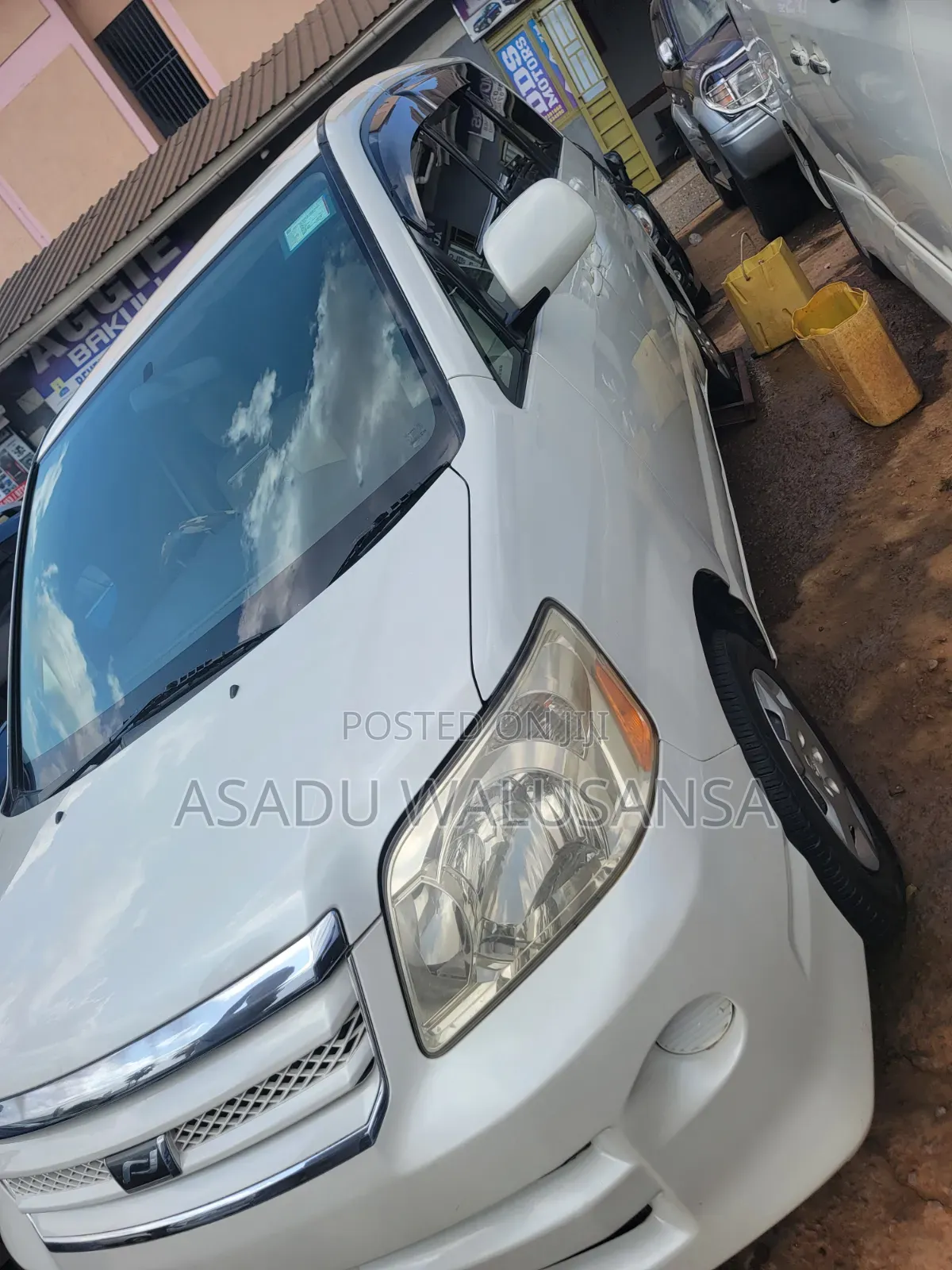 Toyota Noah 2005 White