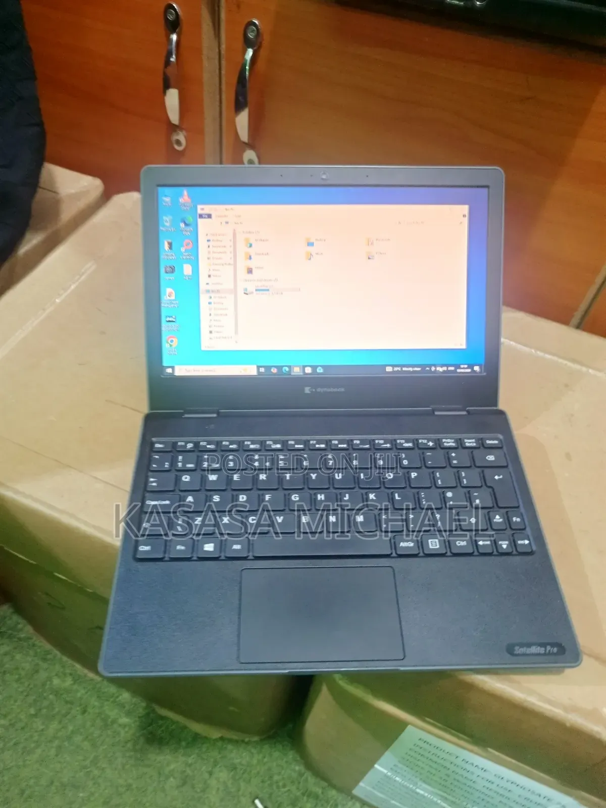 Laptop Toshiba dynaEdge DC-100 4GB Intel Celeron SSD 128GB