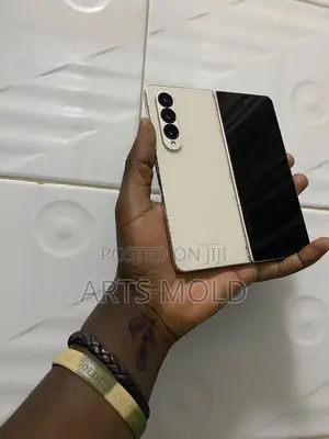 Samsung Galaxy Z Fold4 256 GB Gold