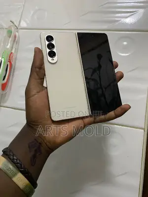 Samsung Galaxy Z Fold4 256 GB Gold