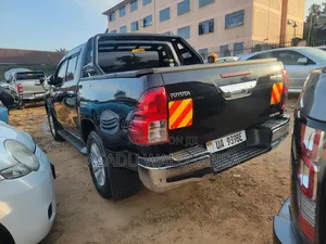 Toyota Hilux 2018 Black