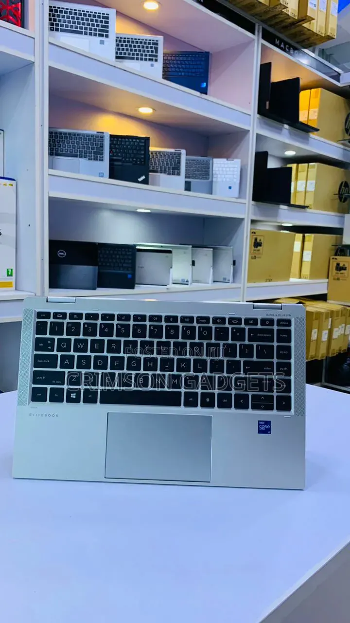 New Laptop HP EliteBook 1040 G8 8GB Intel Core i5 SSD 512GB