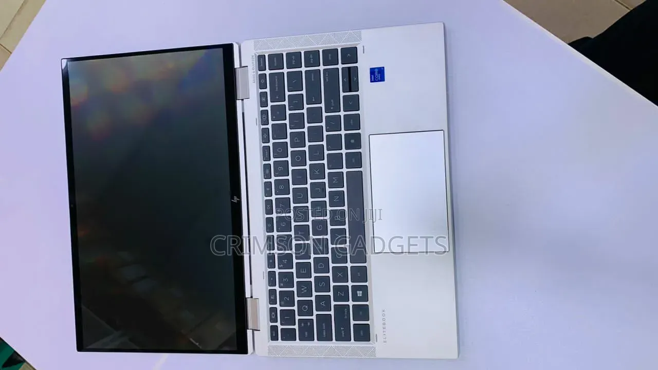 New Laptop HP EliteBook 1040 G8 8GB Intel Core i5 SSD 512GB
