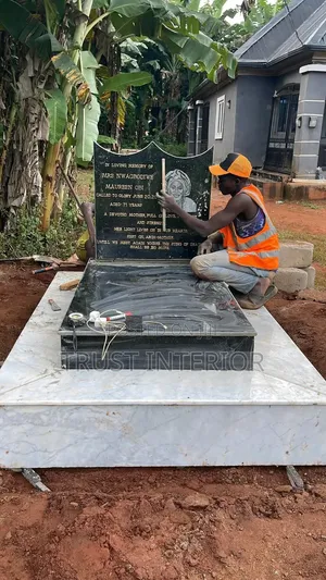 Senior Grave Makers 8007