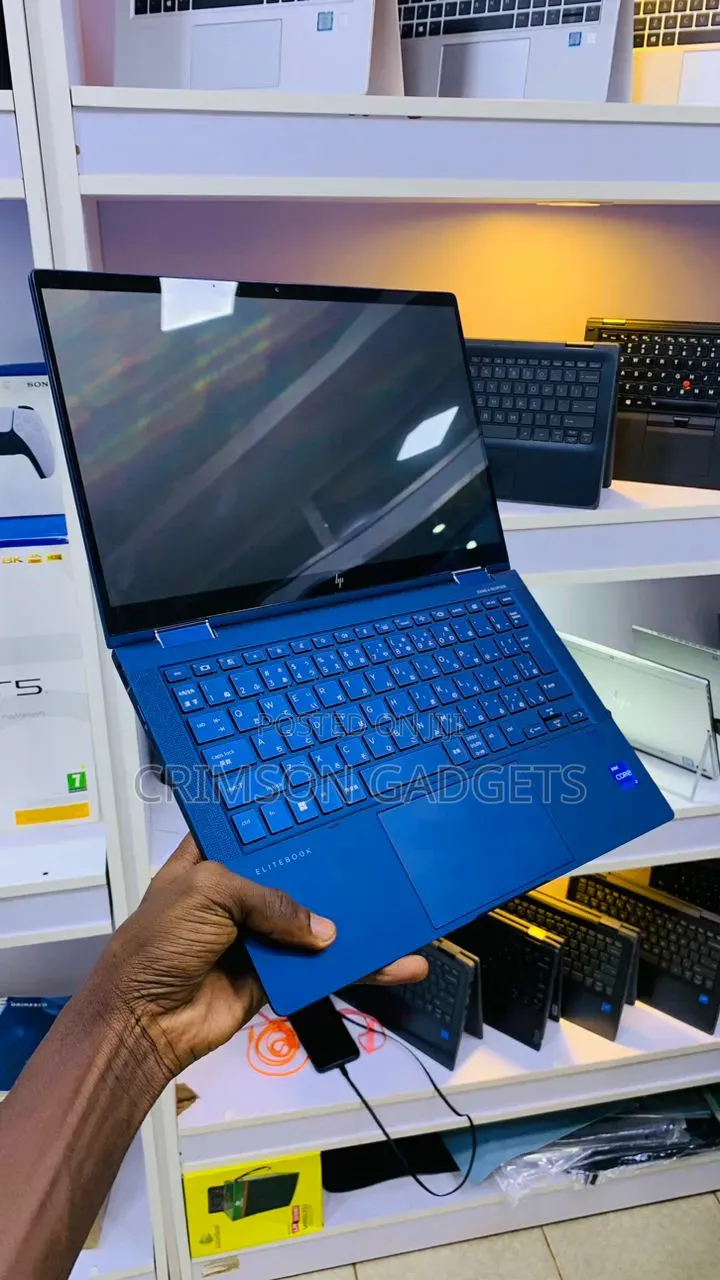 New Laptop HP Dragonfly G4 16GB Intel Core i7 SSD 512GB