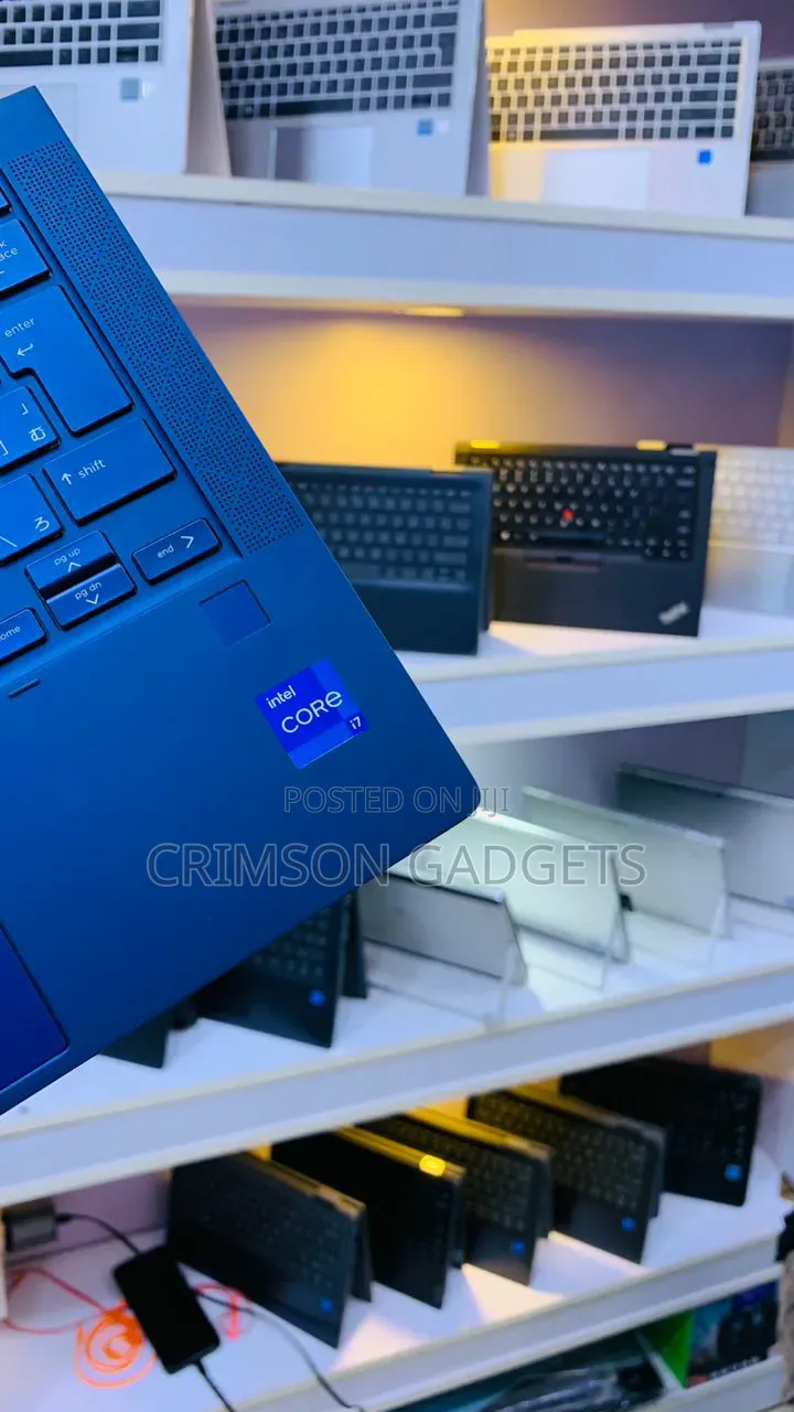 New Laptop HP Dragonfly G4 16GB Intel Core i7 SSD 512GB