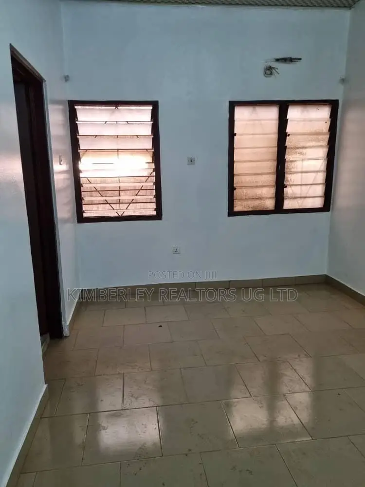 3bdrm House in Division A for sale