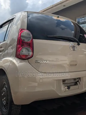 Toyota Passo 1.0 FWD 2013 Beige