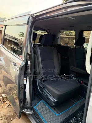 Toyota Noah 2017 Brown