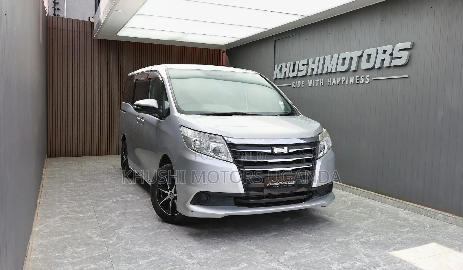 Toyota Noah 2.0 FWD (7 Seater) 2016 Silver