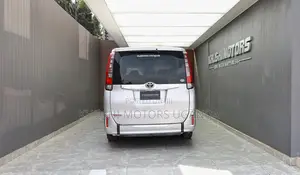 Toyota Noah 2.0 FWD (7 Seater) 2016 Silver