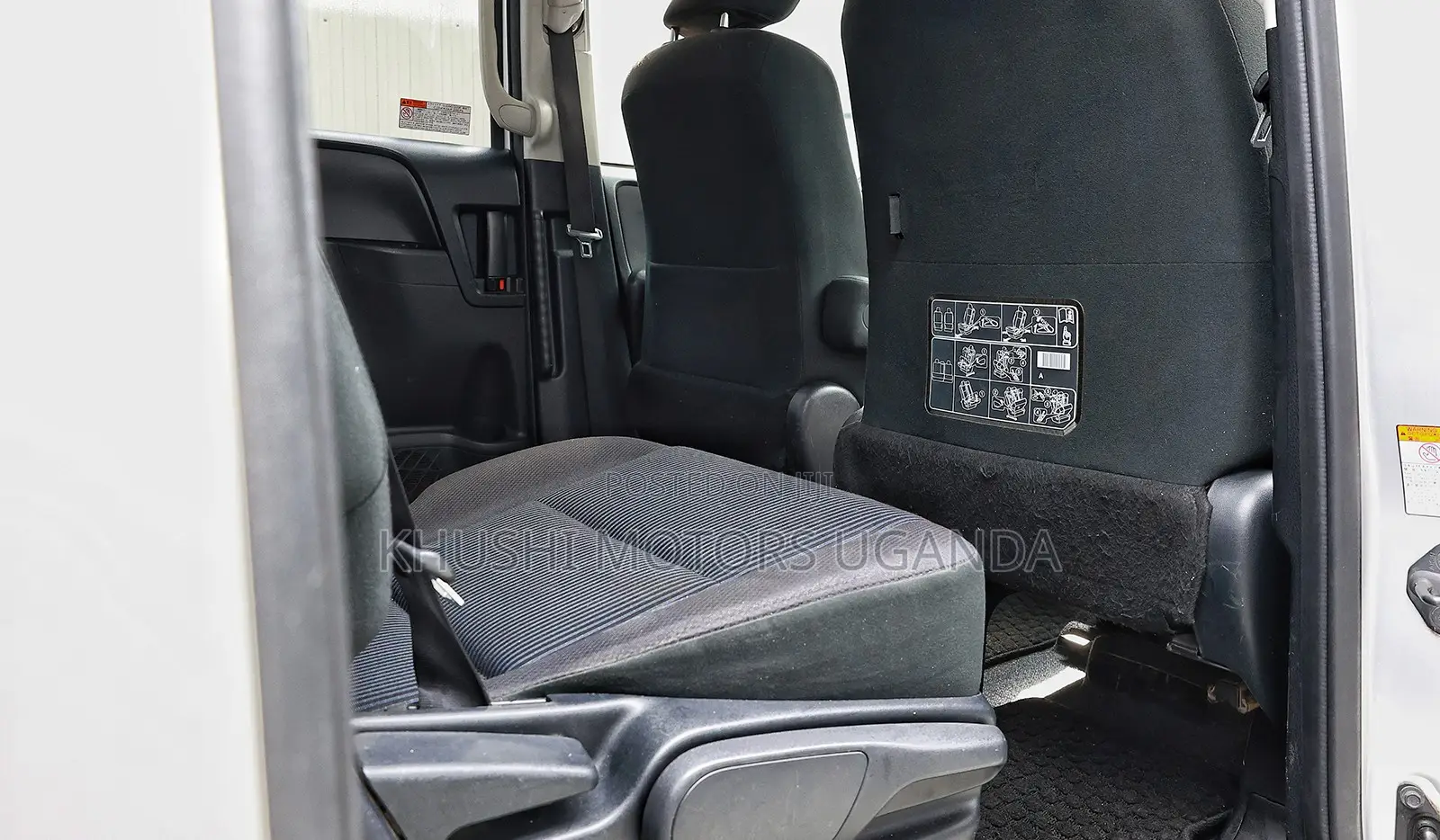 Toyota Noah 2.0 FWD (7 Seater) 2016 Silver