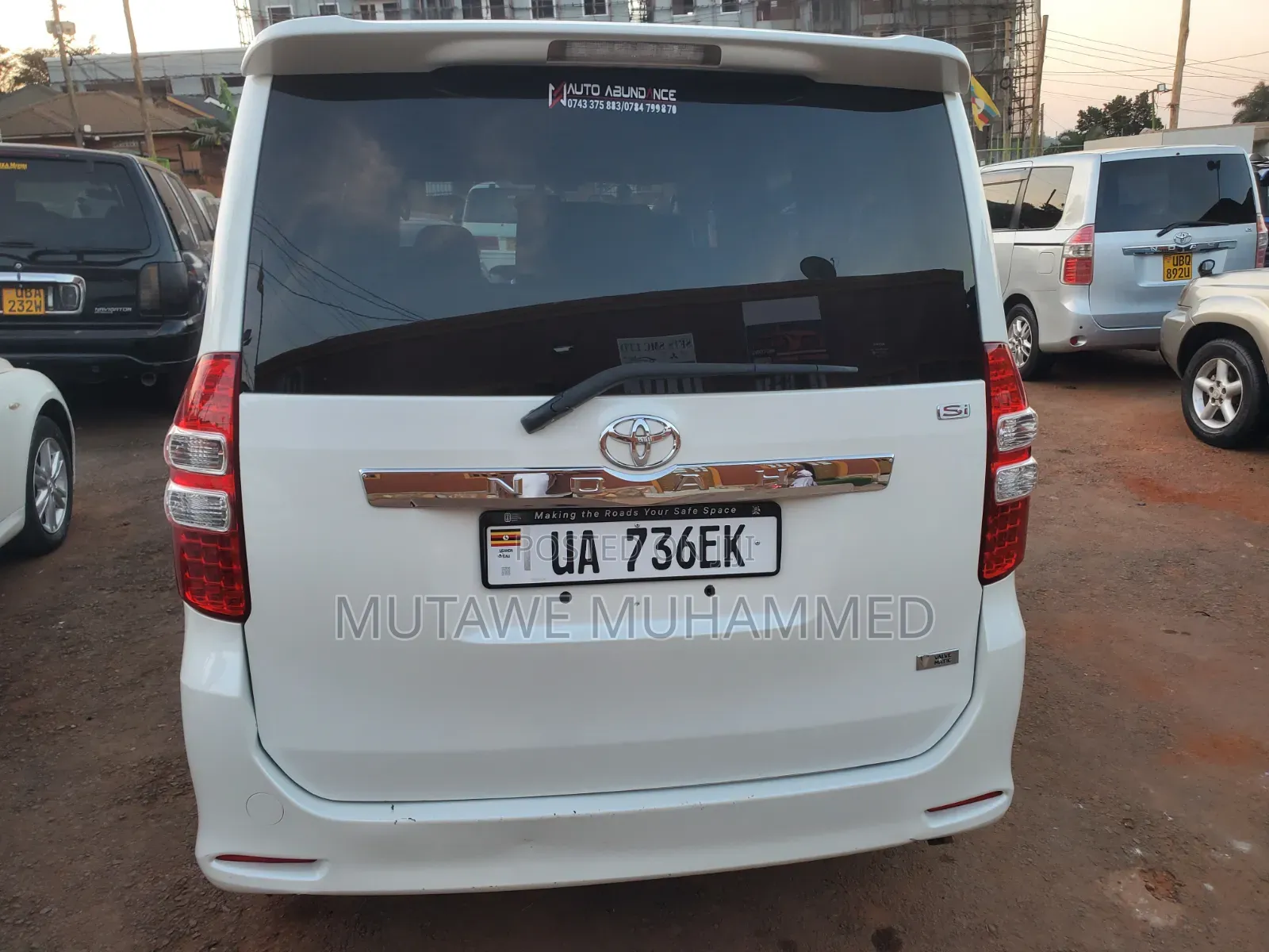 Toyota Noah 2011 Silver