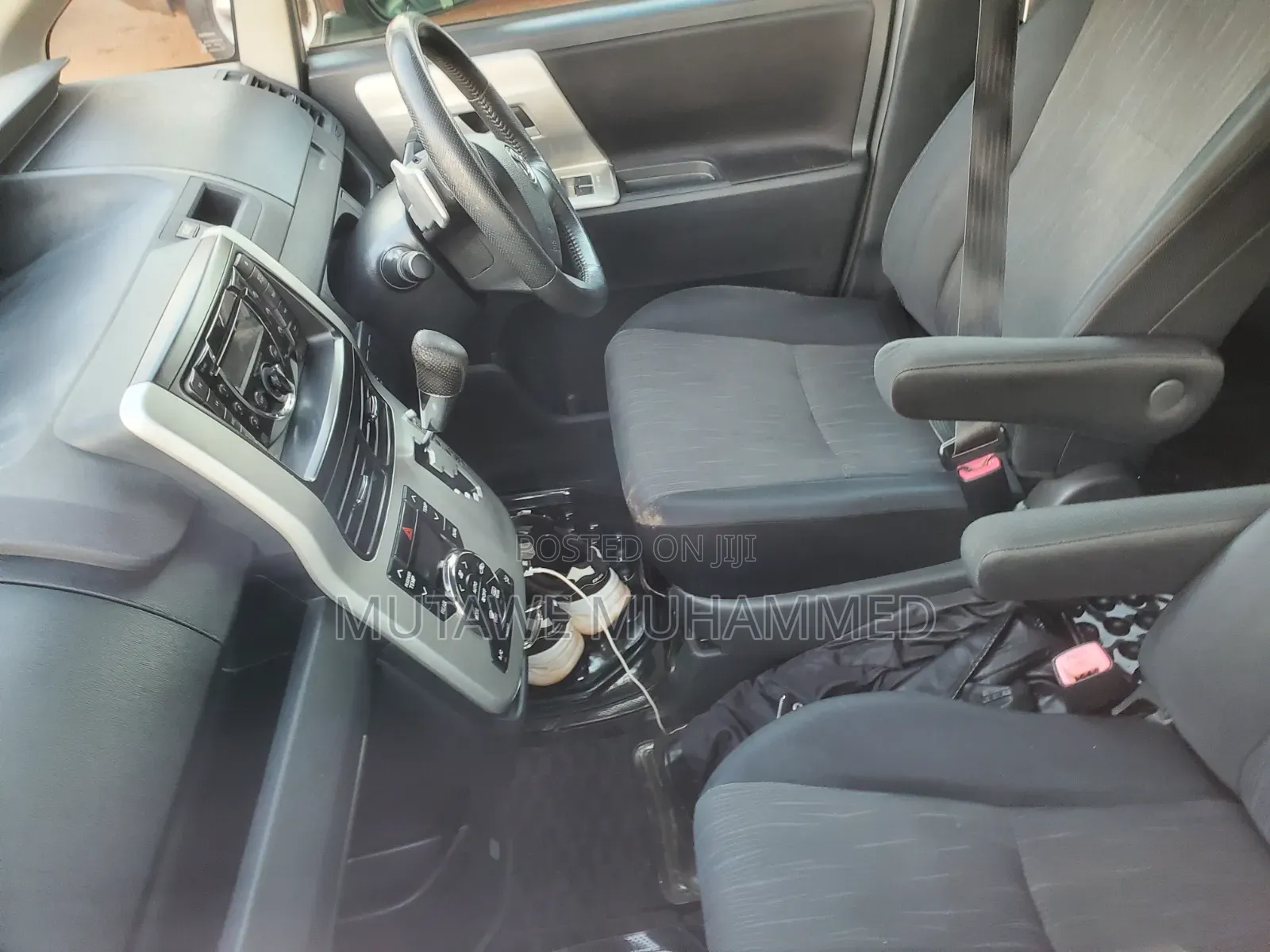 Toyota Noah 2011 Silver