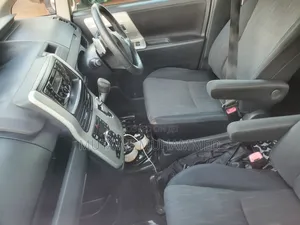 Toyota Noah 2011 Silver