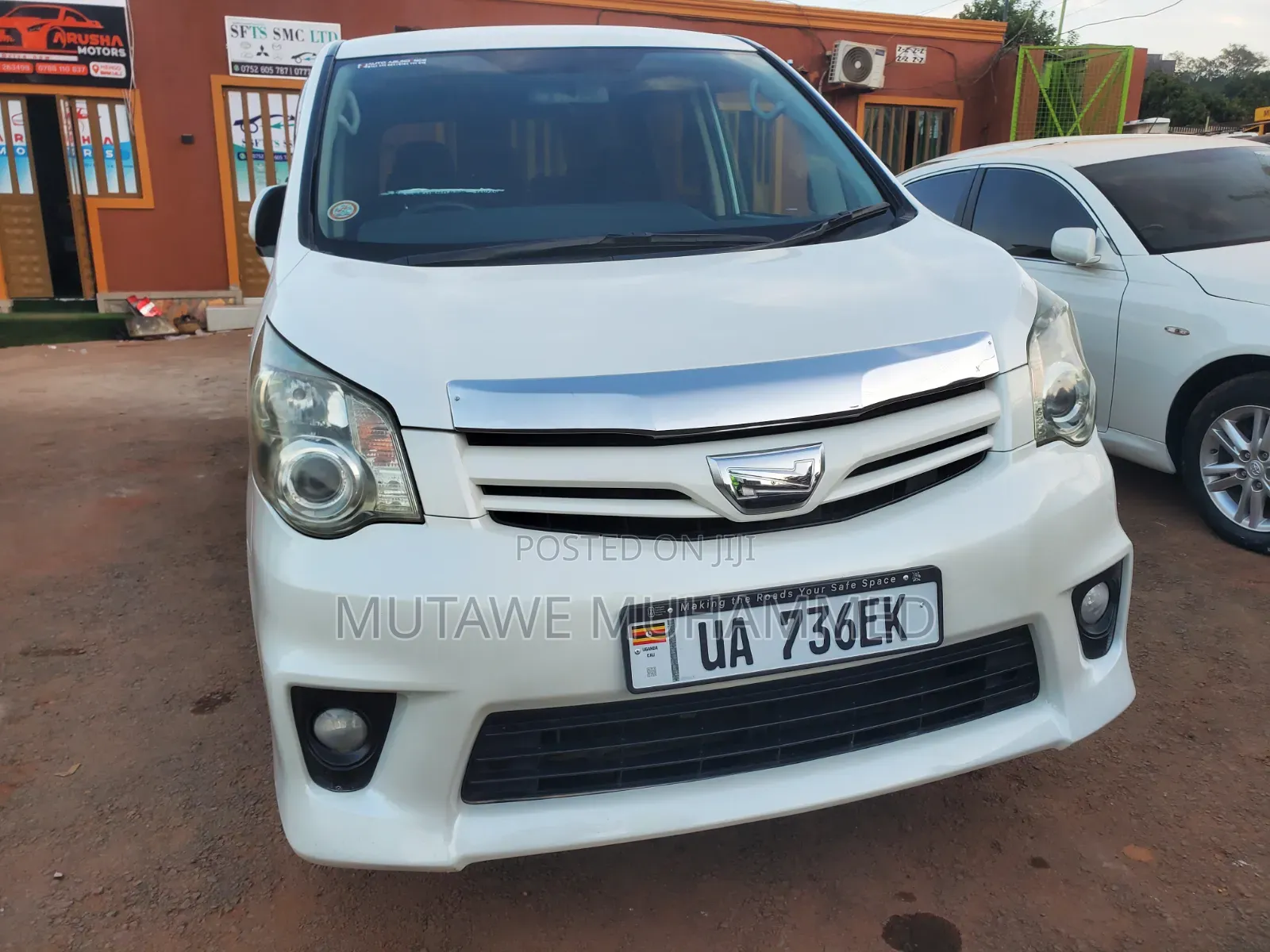 Toyota Noah 2011 Silver