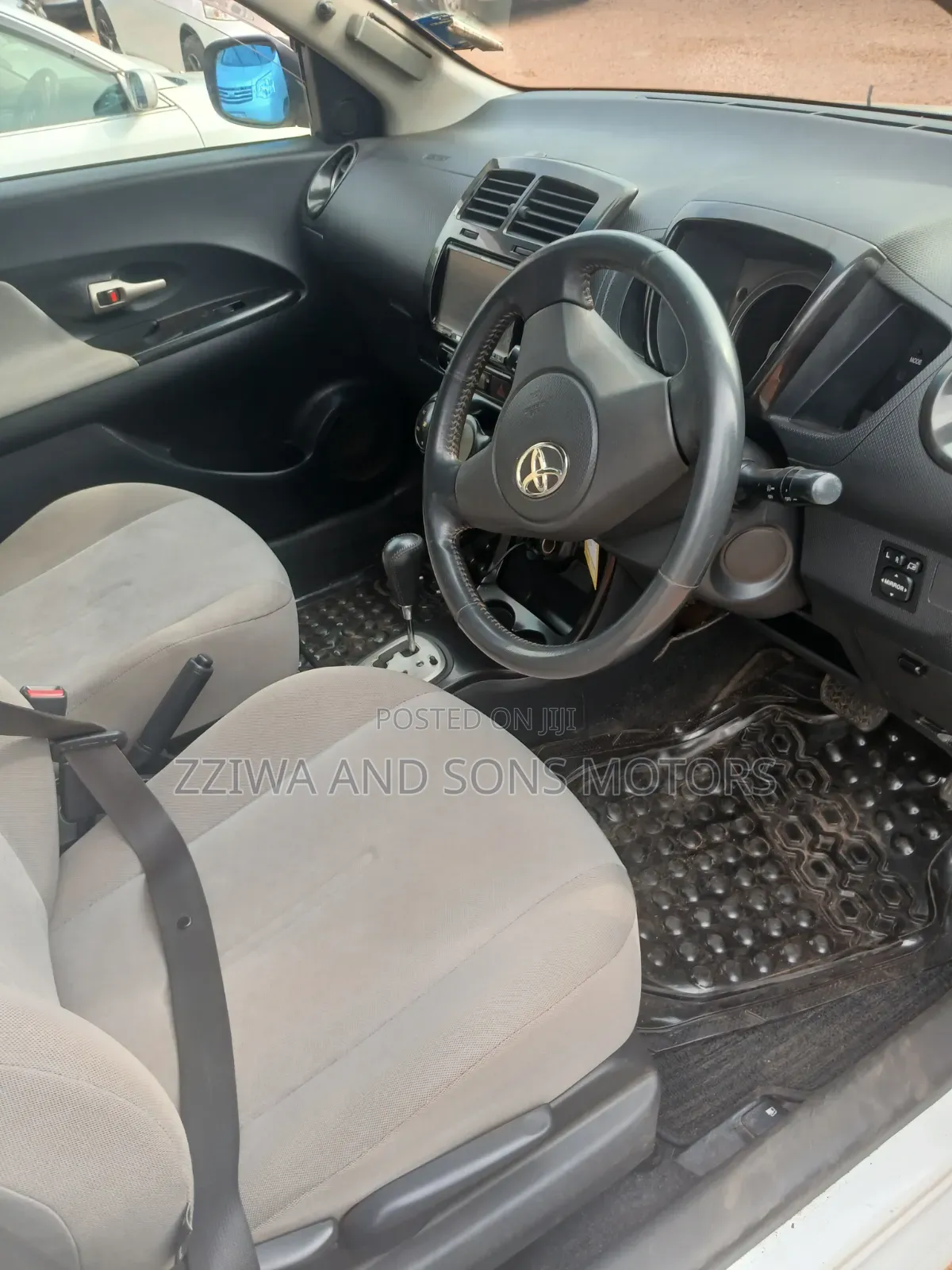 Toyota IST 2015 White
