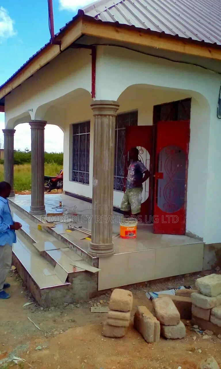 11bdrm Duplex in Nabweru for sale