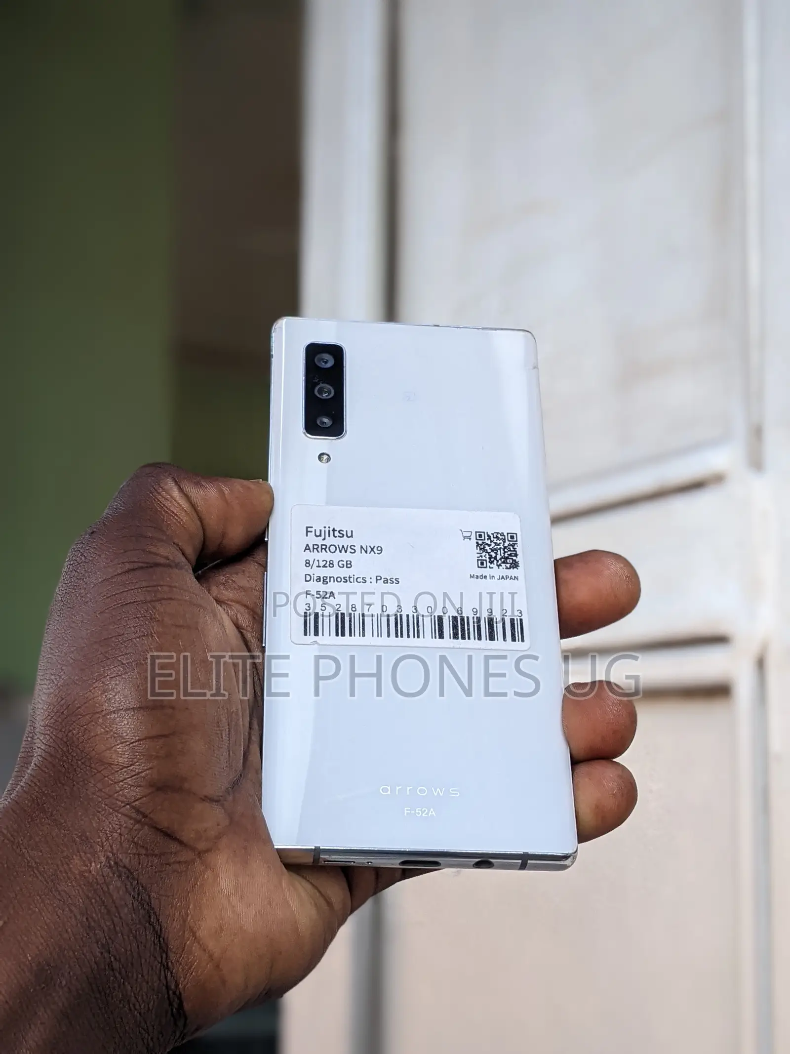 Fujitsu Arrows NX9 F-52A 128 GB White