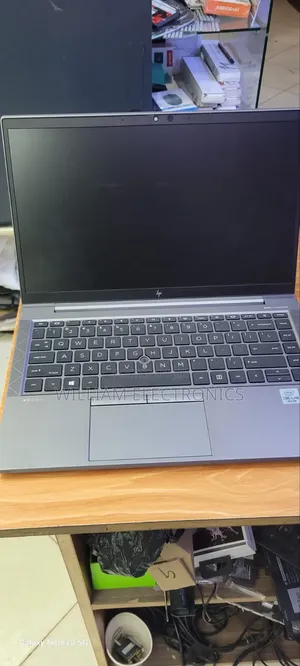 Laptop HP ZBook Firefly 14 G7 8GB Intel Core i5 SSD 256GB