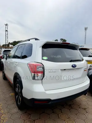 Subaru Forester 2.5i Limited AWD 2017 Pearl