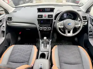 Subaru Forester 2.5i Limited AWD 2017 Pearl