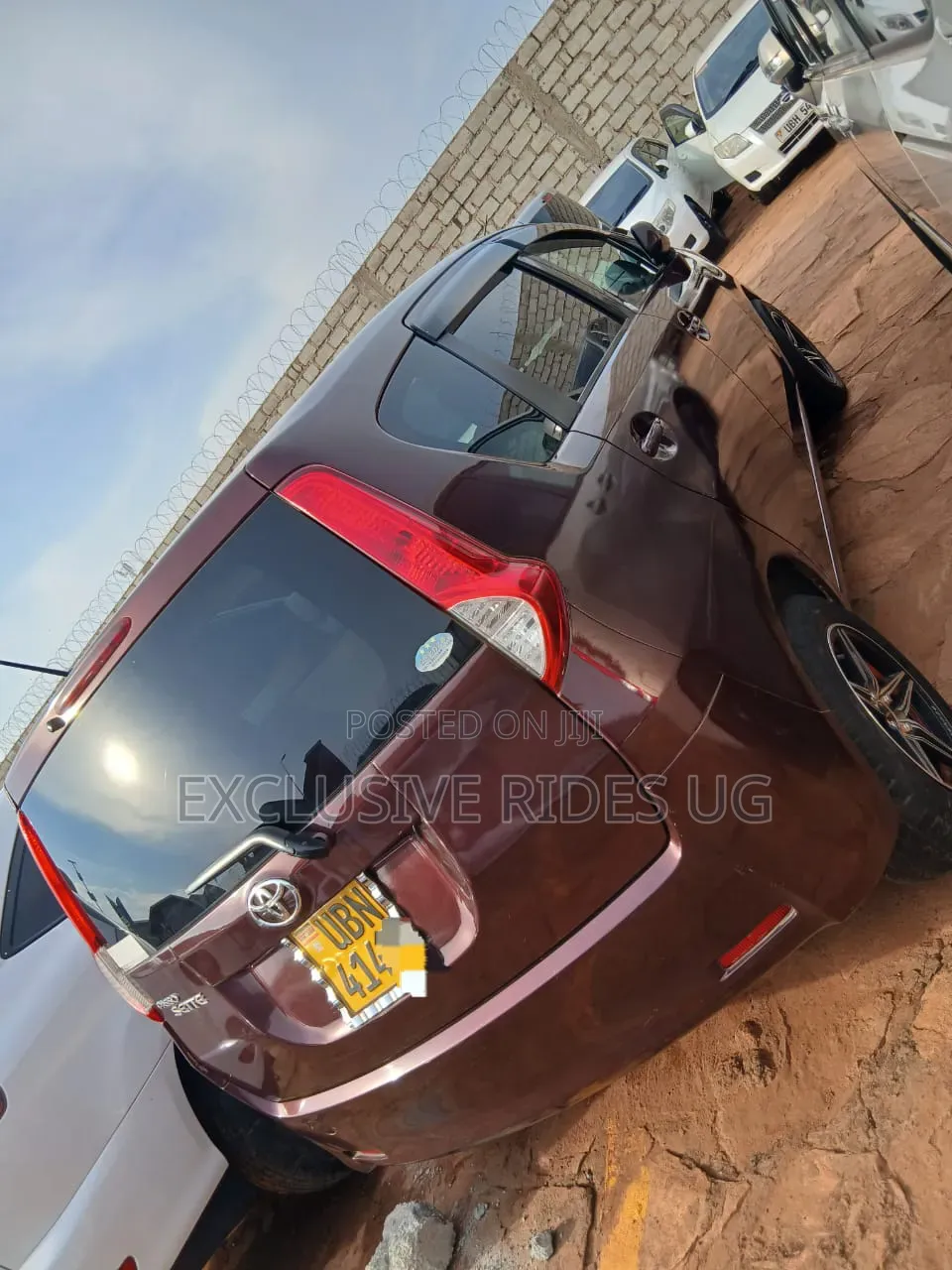 Toyota Passo Sette 1.5 AWD 2011 Maroon