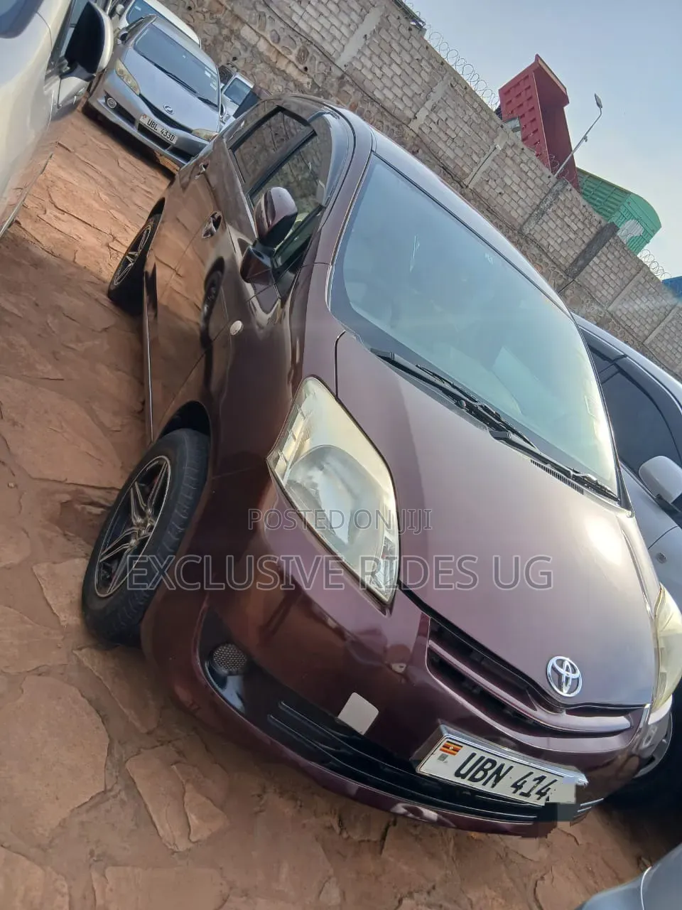 Toyota Passo Sette 1.5 AWD 2011 Maroon