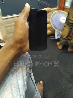 New Apple iPhone XR 64 GB White