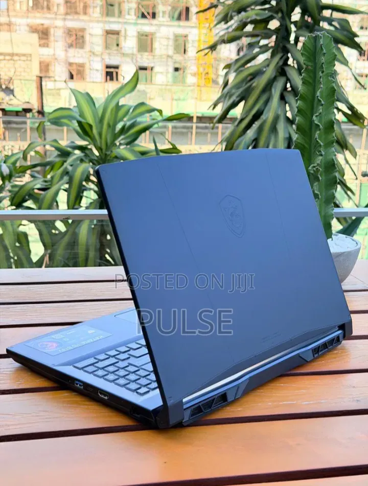 Laptop MSI Katana GF66 16GB Intel Core i7 SSD 1T