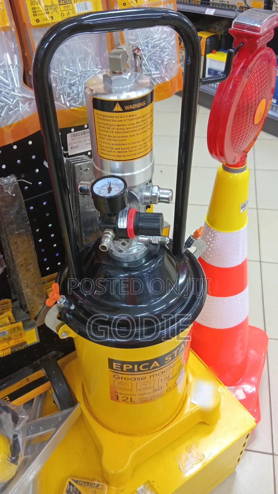 Epica Star Pneumatic Grease Pump Designed for Industrial Lubrication.