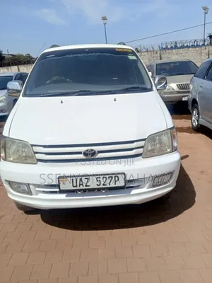 Toyota Noah 2002 White