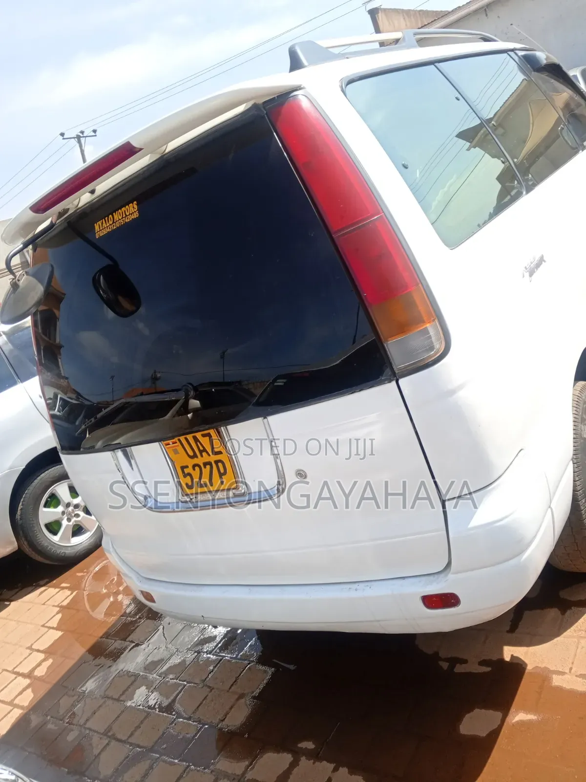 Toyota Noah 2002 White