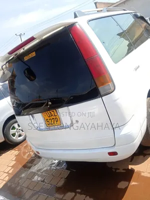 Toyota Noah 2002 White