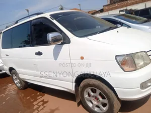 Toyota Noah 2002 White
