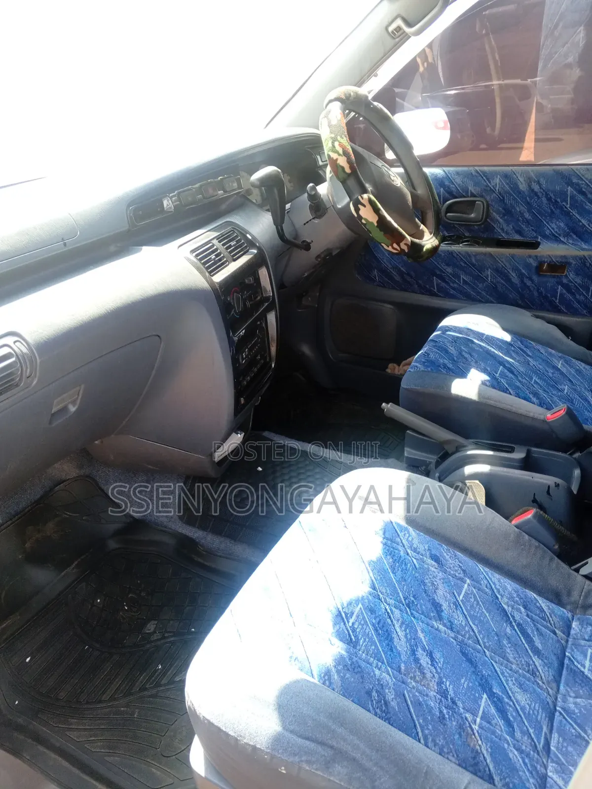 Toyota Noah 2002 White