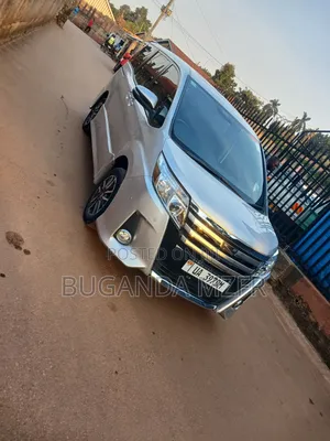 Toyota Noah 2016 Silver