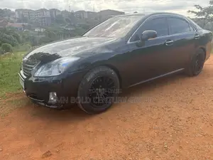 Toyota Crown 2010 Black